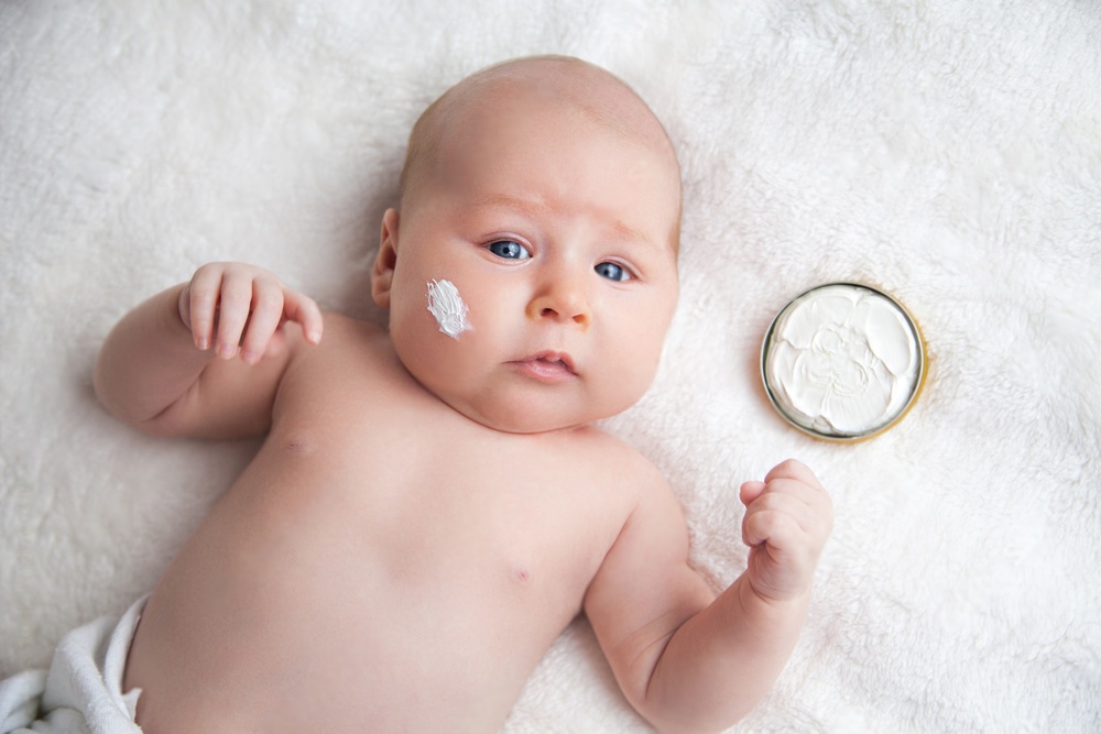 A Comprehensive Guide to Managing Dry Skin in Infants